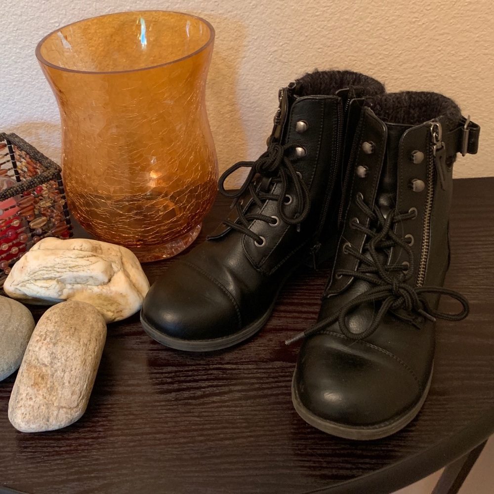 Black boots NWOT